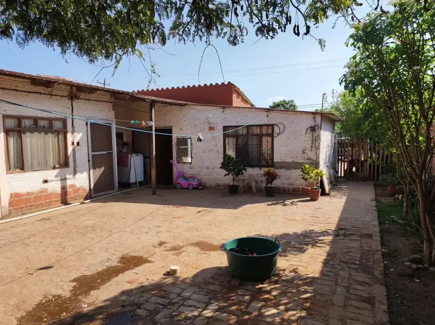 Foto 1 de Casa a Precio de Terreno! Oportunidad de Inversión