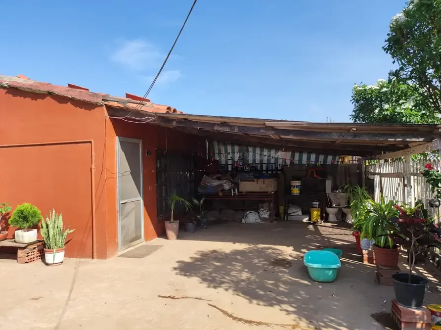 Foto 3 de Casa a Precio de Terreno! Oportunidad de Inversión