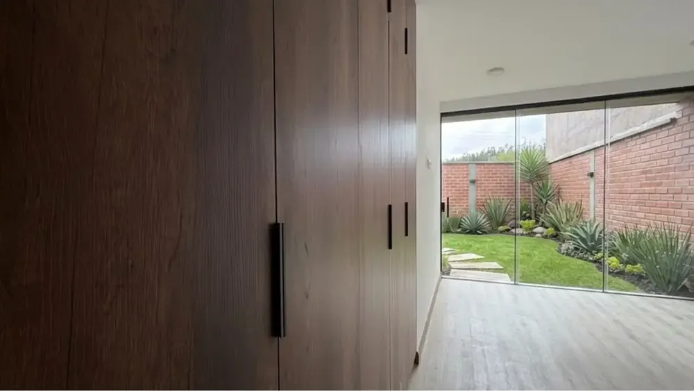 Foto 5 de Casa nueva amoblada en alquiler con jardín y doble parqueo en Final Avenida Sama