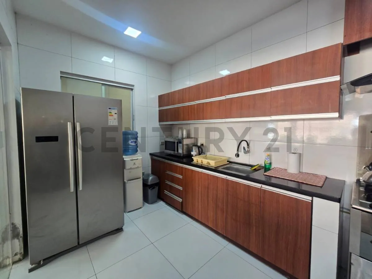 Foto 5 de Hermosa Vivienda y en Zona Residencial!