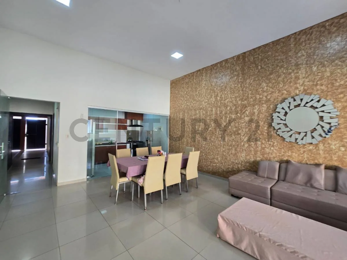 Foto 3 de Hermosa Vivienda y en Zona Residencial!
