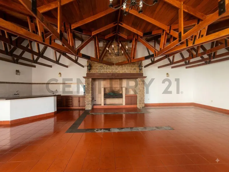 Foto 16 de ¡Espectacular Casa en Alquiler Sobre Avenida - Zona El Tejar, Tarija!