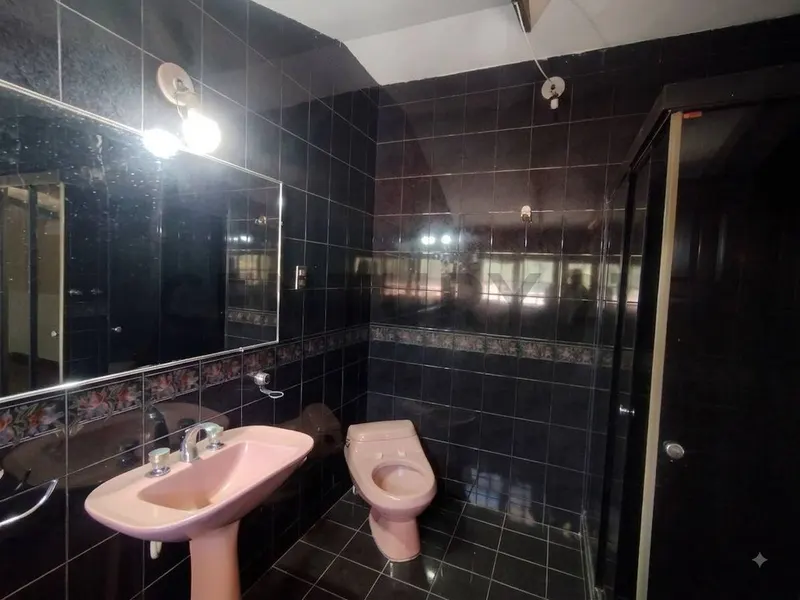 Foto 12 de ¡Espectacular Casa en Alquiler Sobre Avenida - Zona El Tejar, Tarija!