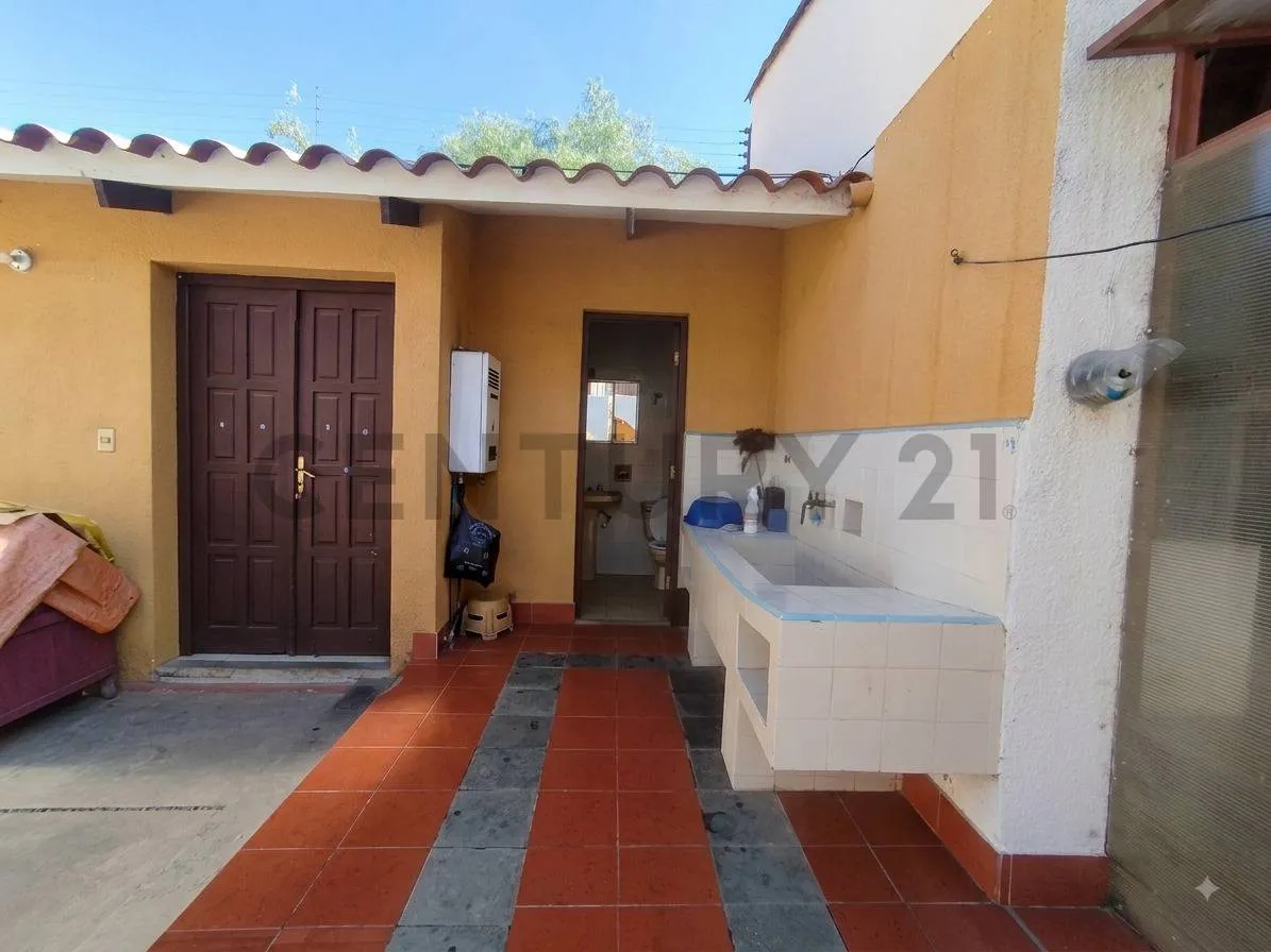 Foto 17 de ¡Espectacular Casa en Alquiler Sobre Avenida - Zona El Tejar, Tarija!