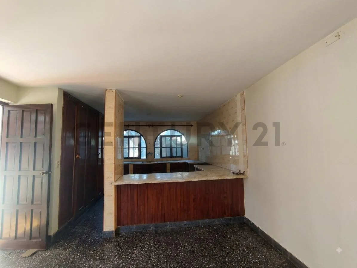 Foto 8 de ¡Espectacular Casa en Alquiler Sobre Avenida - Zona El Tejar, Tarija!