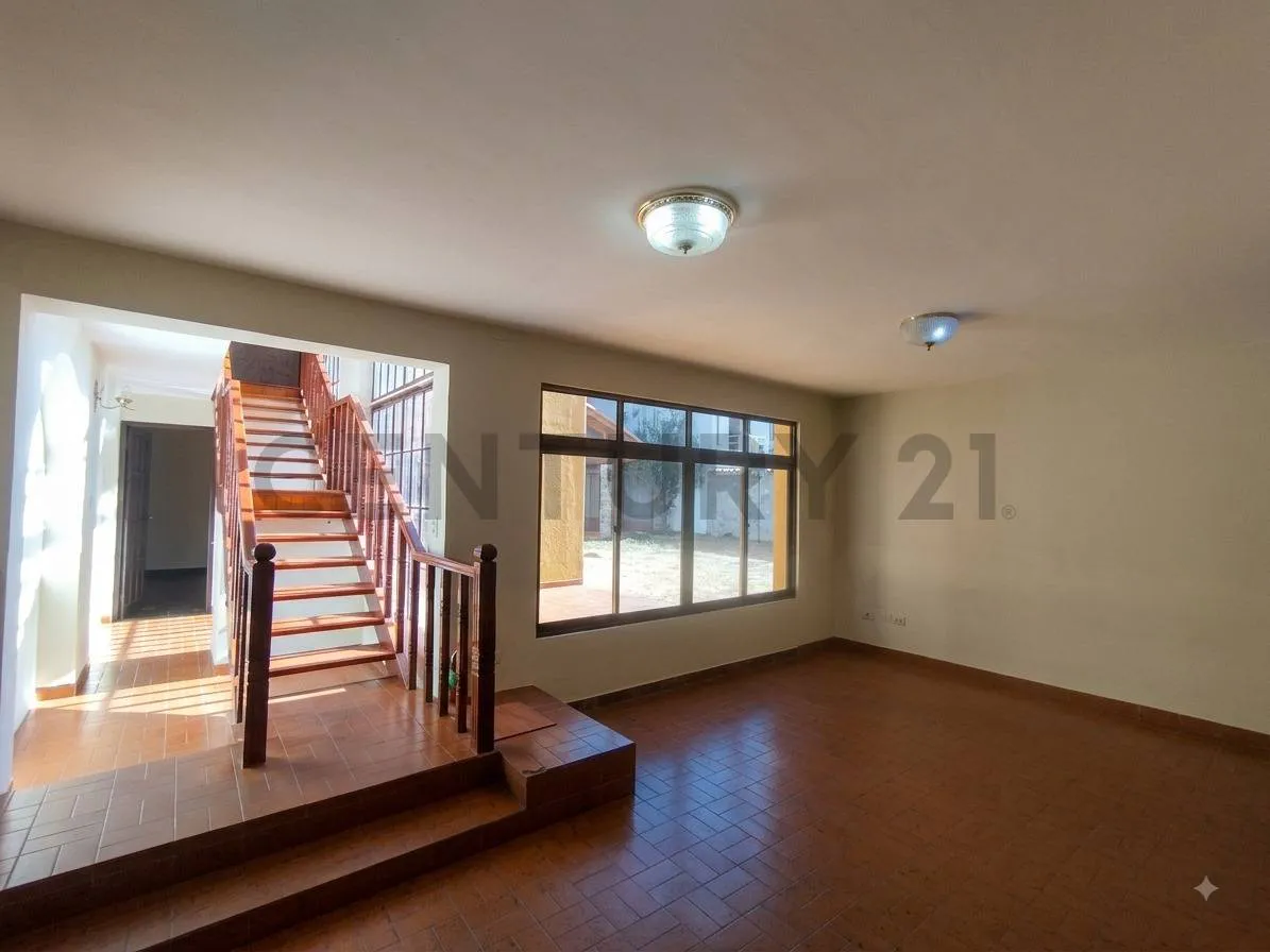 Foto 14 de ¡Espectacular Casa en Alquiler Sobre Avenida - Zona El Tejar, Tarija!