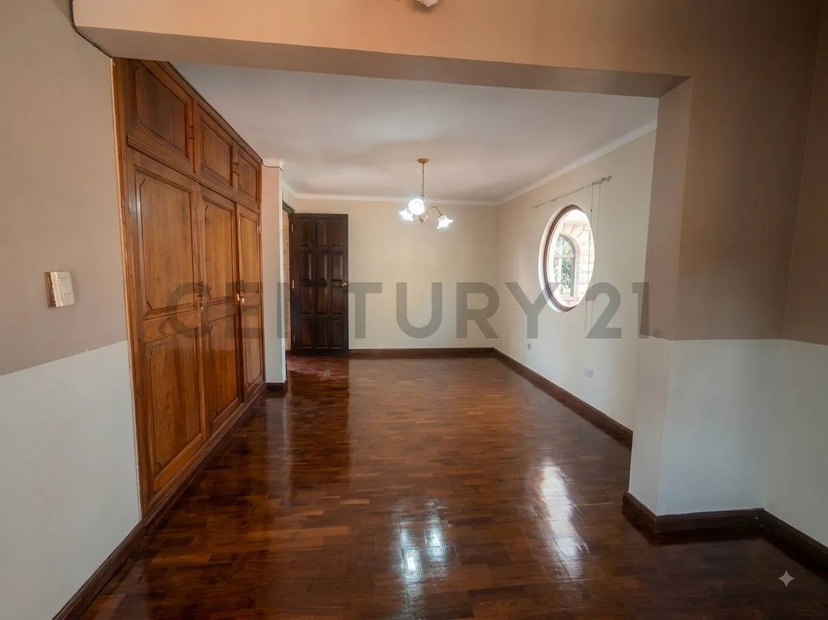 Foto 13 de ¡Espectacular Casa en Alquiler Sobre Avenida - Zona El Tejar, Tarija!