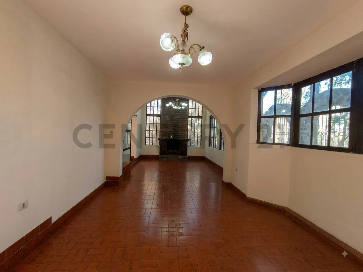 Foto 7 de ¡Espectacular Casa en Alquiler Sobre Avenida - Zona El Tejar, Tarija!