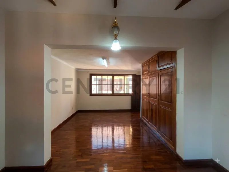 Foto 11 de ¡Espectacular Casa en Alquiler Sobre Avenida - Zona El Tejar, Tarija!