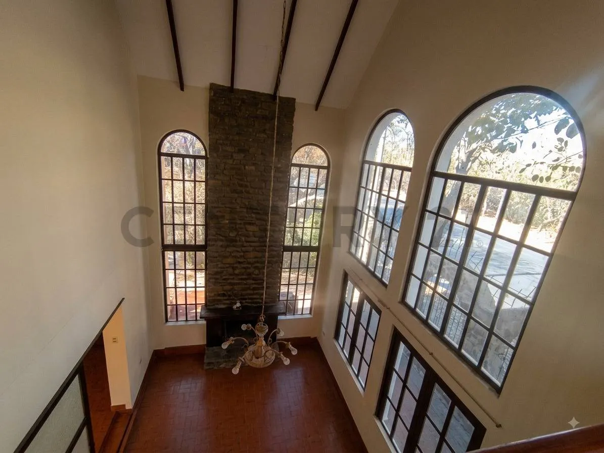 Foto 6 de ¡Espectacular Casa en Alquiler Sobre Avenida - Zona El Tejar, Tarija!