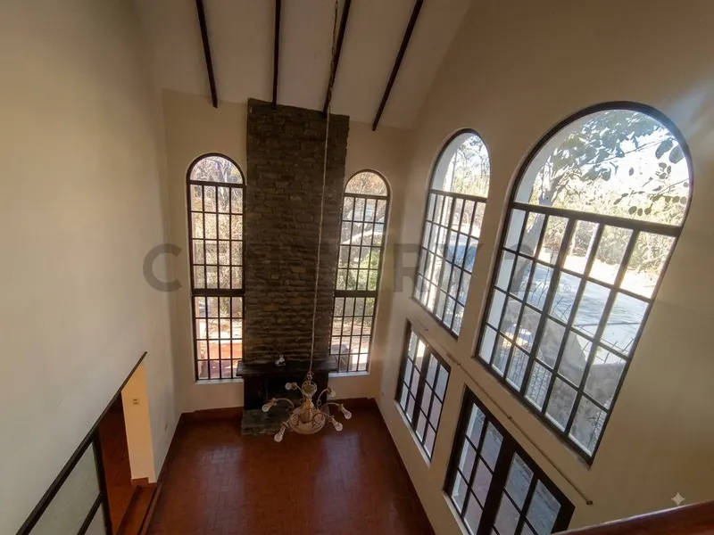 Foto 6 de ¡Espectacular Casa en Alquiler Sobre Avenida - Zona El Tejar, Tarija!