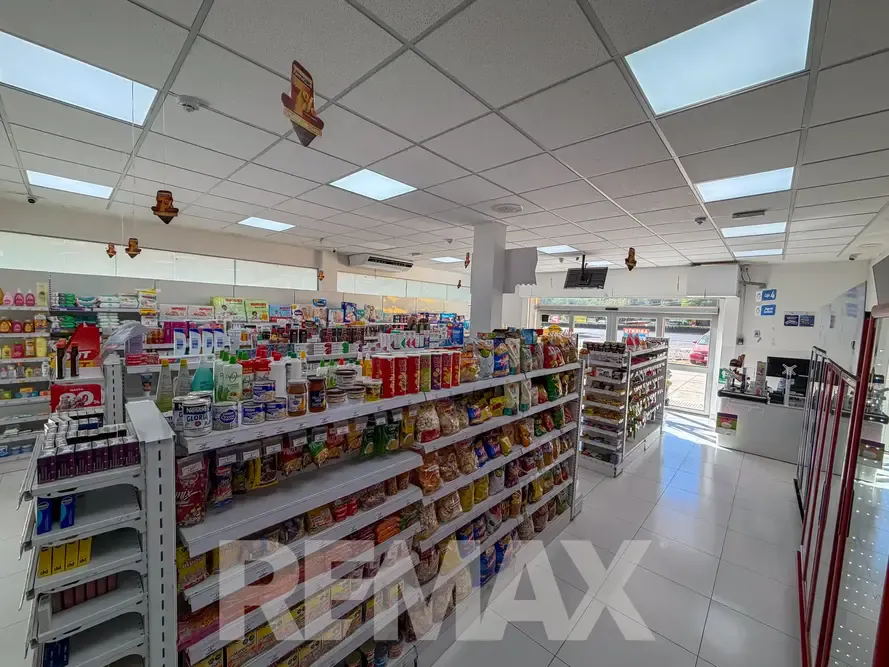 Foto 14 de Inmueble Comercial en Venta – Ubicación Estratégica sobre Av. Villazón Excelente oportunidad de inversión en una de las