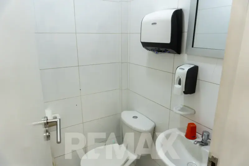 Foto 9 de Inmueble Comercial en Venta – Ubicación Estratégica sobre Av. Villazón Excelente oportunidad de inversión en una de las