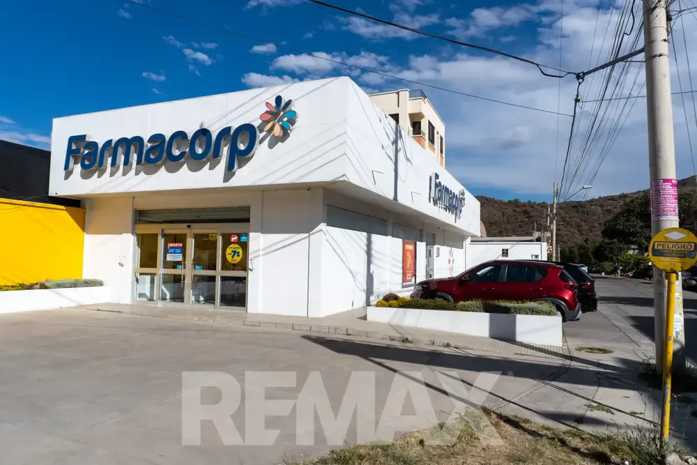 Foto 1 de Inmueble Comercial en Venta – Ubicación Estratégica sobre Av. Villazón Excelente oportunidad de inversión en una de las