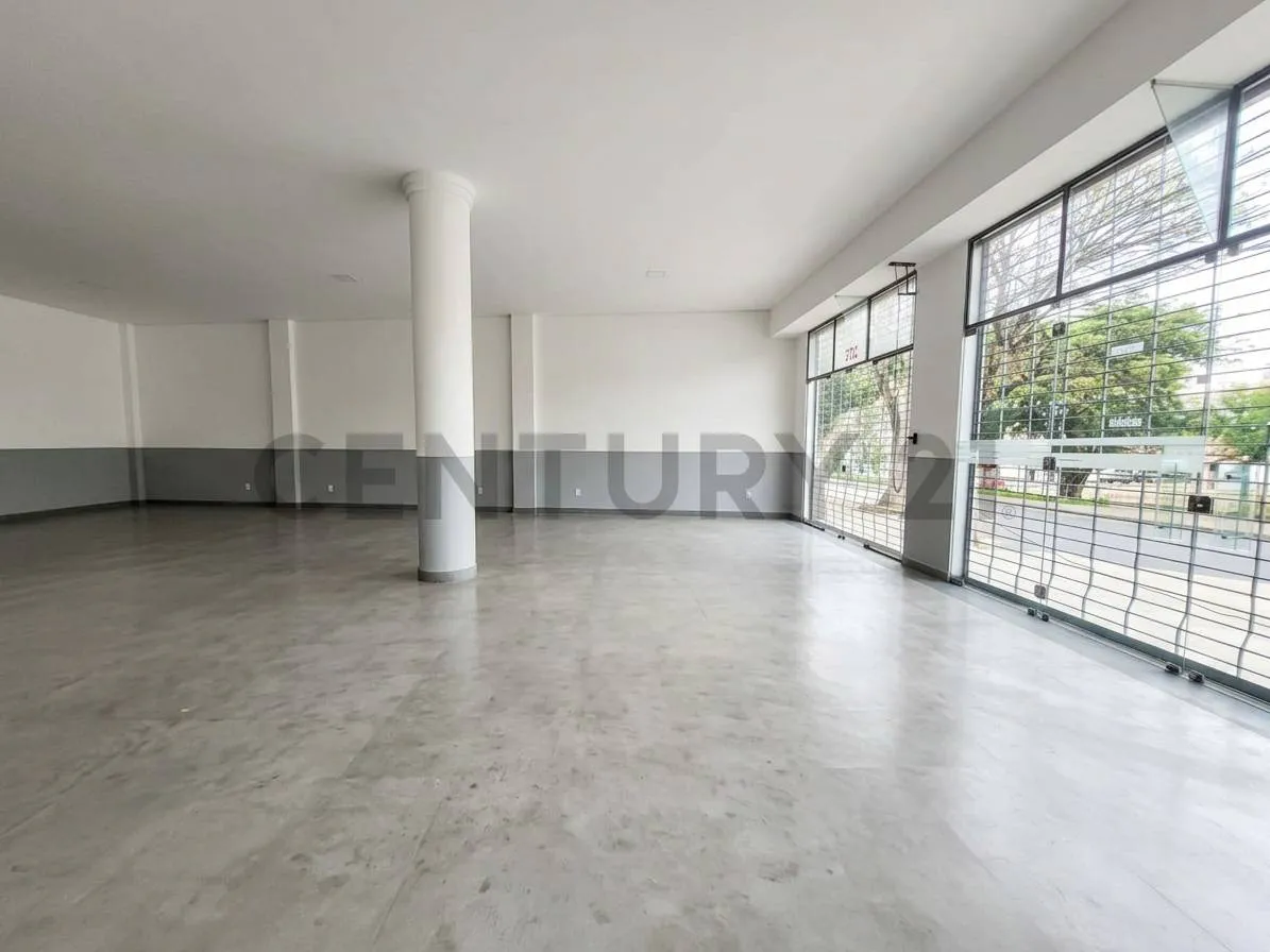 Foto 1 de Amplio Ambiente Comercial en Alquiler – Av. Jaime Paz | Tarija