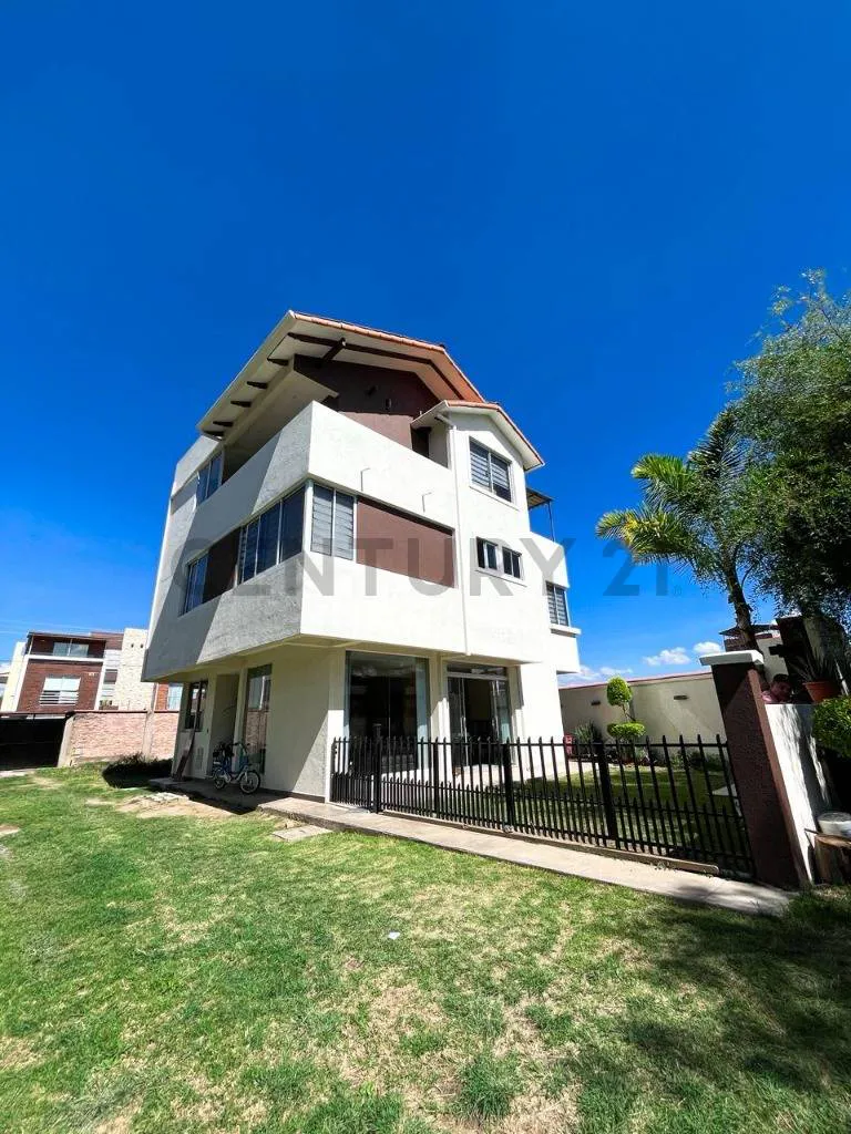 Foto 1 de Hermosa Casa en Condominio en Venta