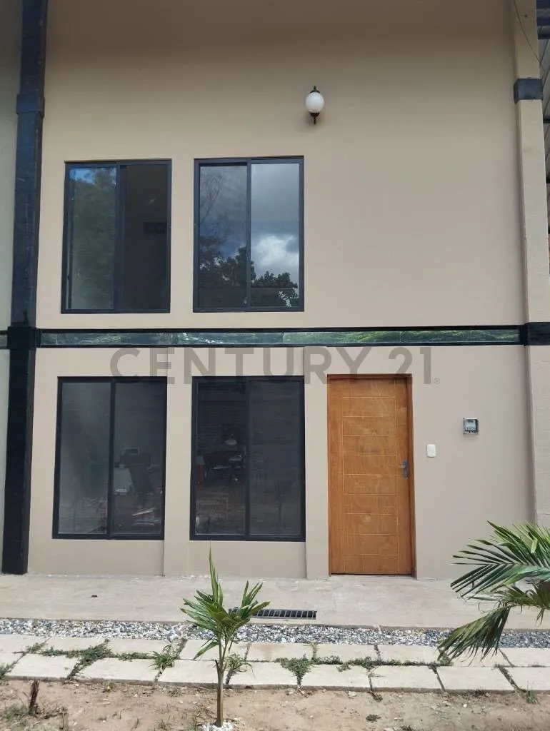 Foto 1 de Casa de 2 Plantas con 3 Dormitorios en Anticrético - Zona Norte