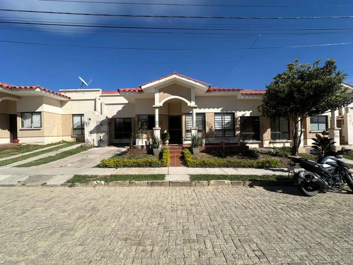 Foto 1 de Casa en Alquiler – Condominio Da Vinci