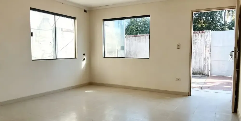 Foto 10 de Casa de 4 Dormitorios Independiente en Anticretico// Zona Este