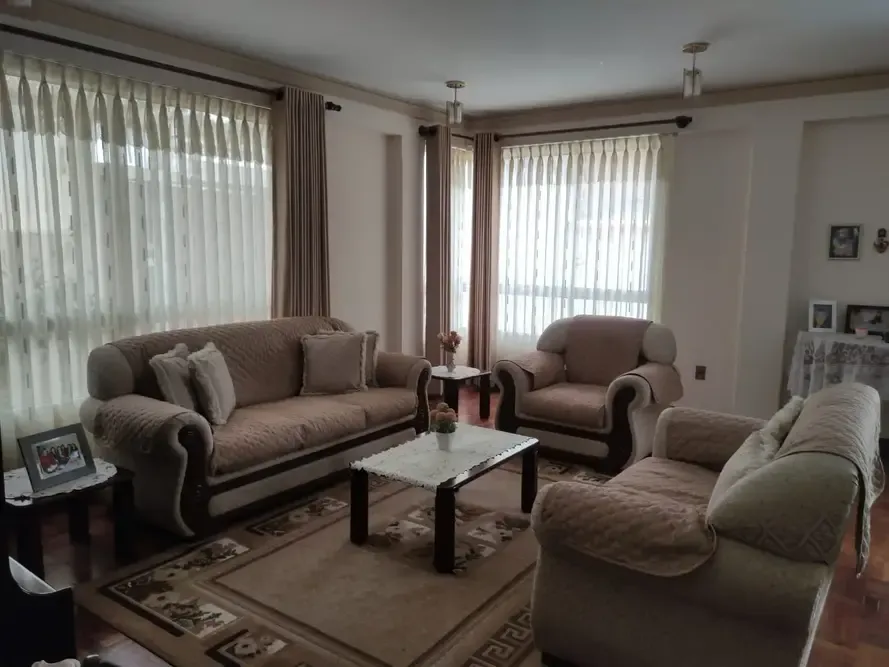 Foto 3 de Town House en Venta Zona Los Rosales-Alto Calacoto, La Paz