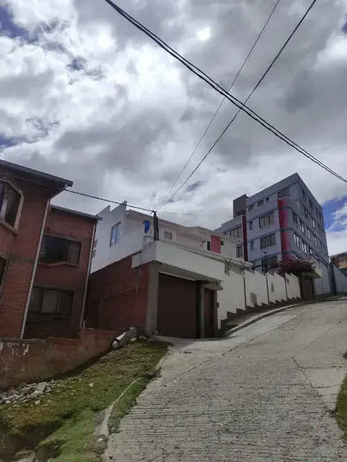 Foto 1 de Town House en Venta Zona Los Rosales-Alto Calacoto, La Paz
