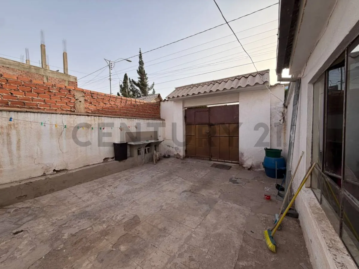 Foto 2 de Casa Como Terreno en Venta