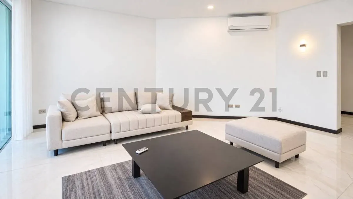 Foto 4 de Casa en Venta Colinas del Urubo Sector 2