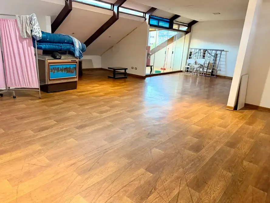 Foto 5 de Dúplex en Anticrético – Excelente Ubicación sobre Calle Lola Taborga, casi Av. América