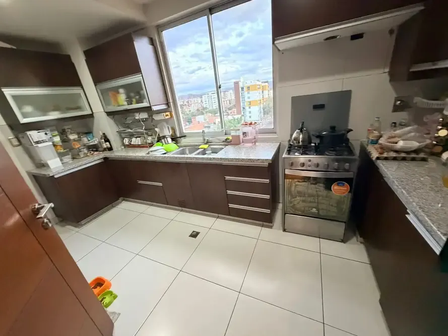 Foto 11 de Dúplex en Anticrético – Excelente Ubicación sobre Calle Lola Taborga, casi Av. América