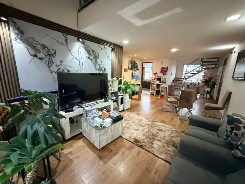 Foto 12 de Dúplex en Anticrético – Excelente Ubicación sobre Calle Lola Taborga, casi Av. América