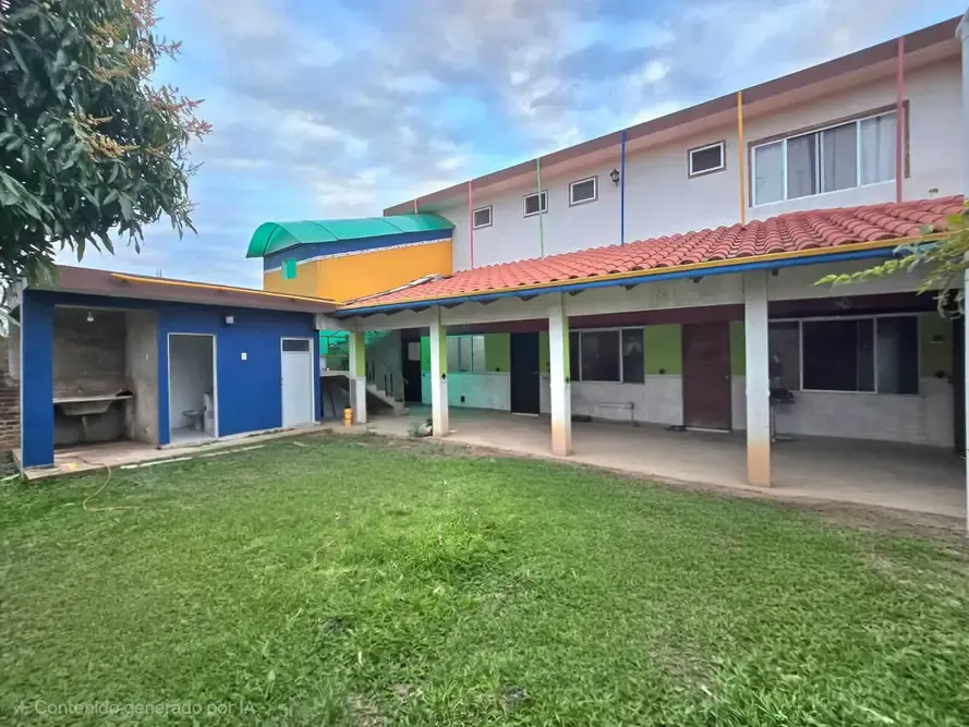 Foto 8 de Casa Comercial en Venta + 3 Locales Comerciales – Sobre Avenida y en Esquina