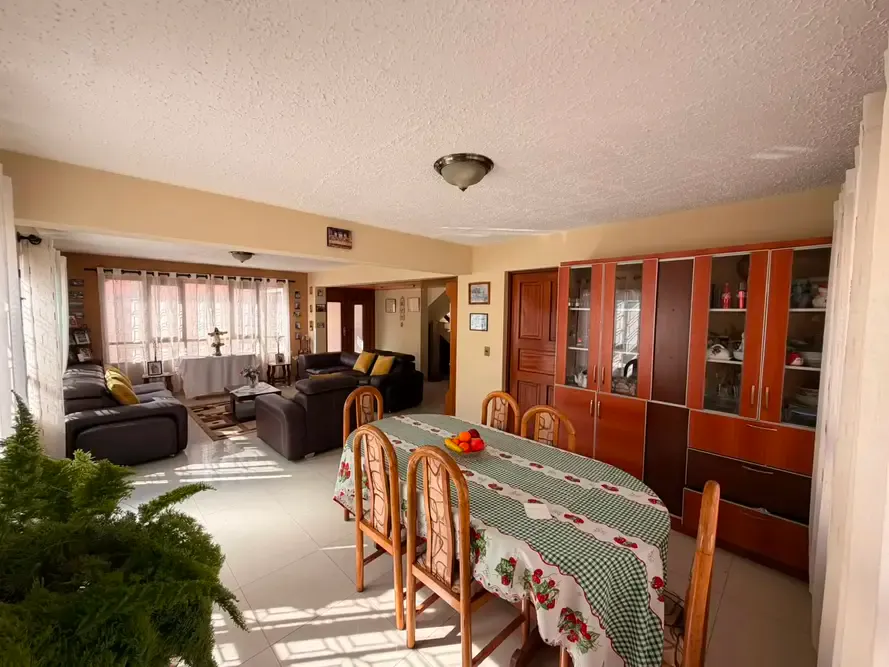 Foto 3 de 🏡 Casa en Venta en Colcapirhua