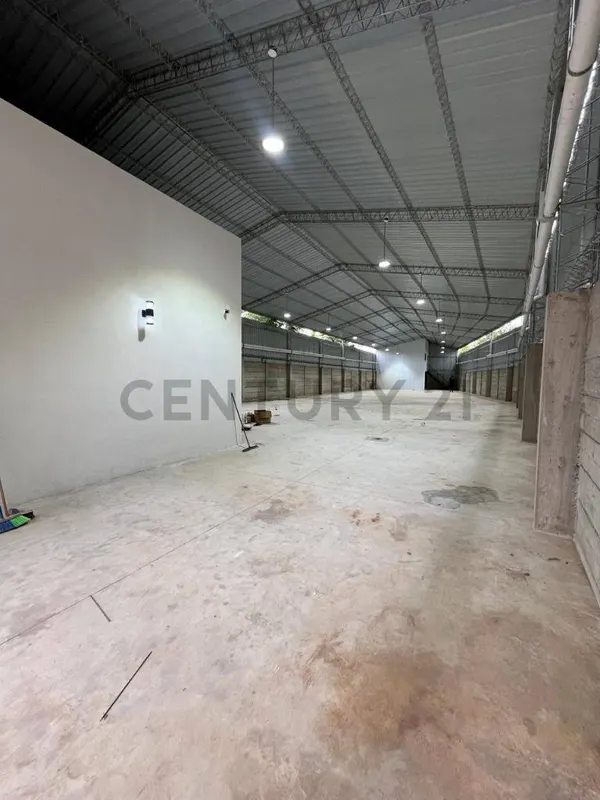 Foto 11 de Galpon a Estrenar en Venta, 1er Anillo Cotoca. Zona Comercial.