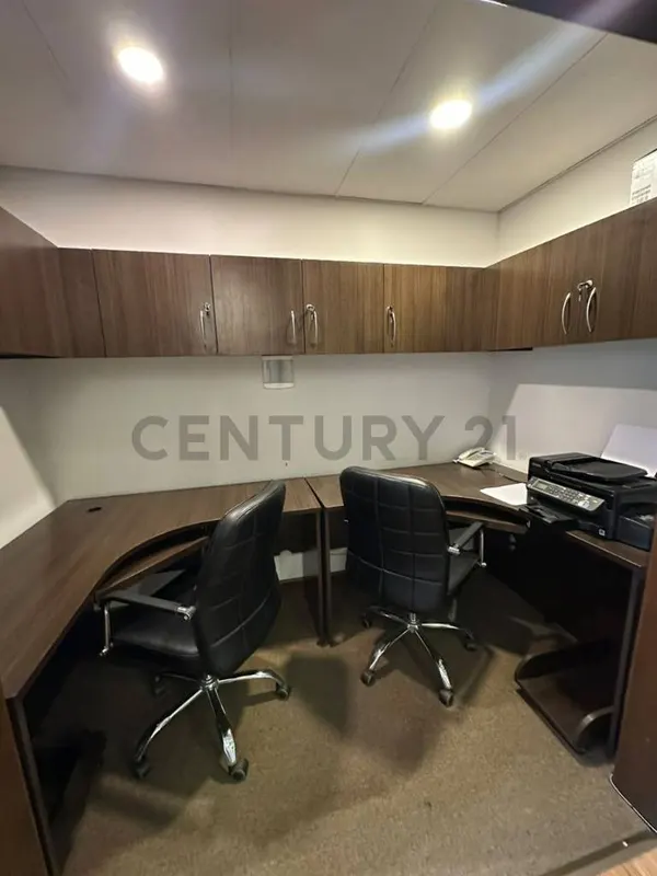 Foto 7 de Oficina Amoblada en Venta en Calacoto – Edificio Vitruvio II