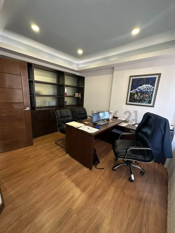 Foto 8 de Oficina Amoblada en Venta en Calacoto – Edificio Vitruvio II