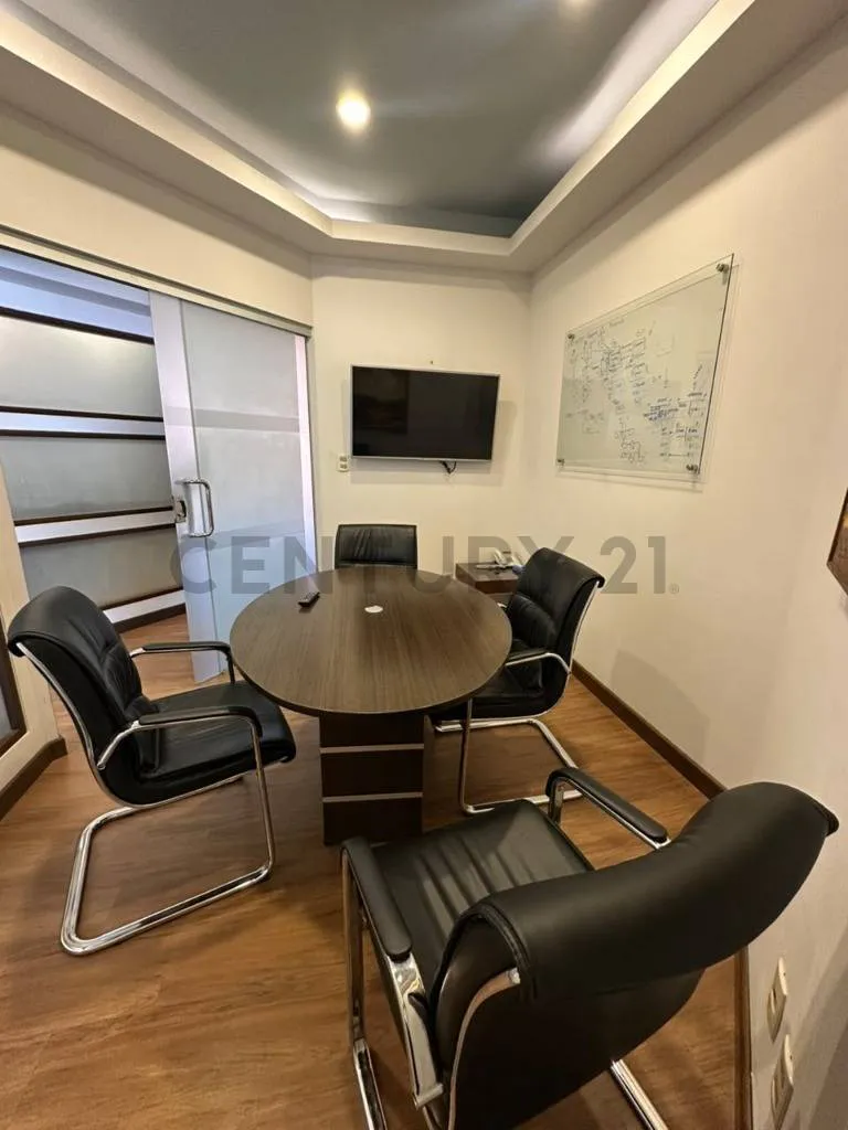 Foto 4 de Oficina Amoblada en Venta en Calacoto – Edificio Vitruvio II
