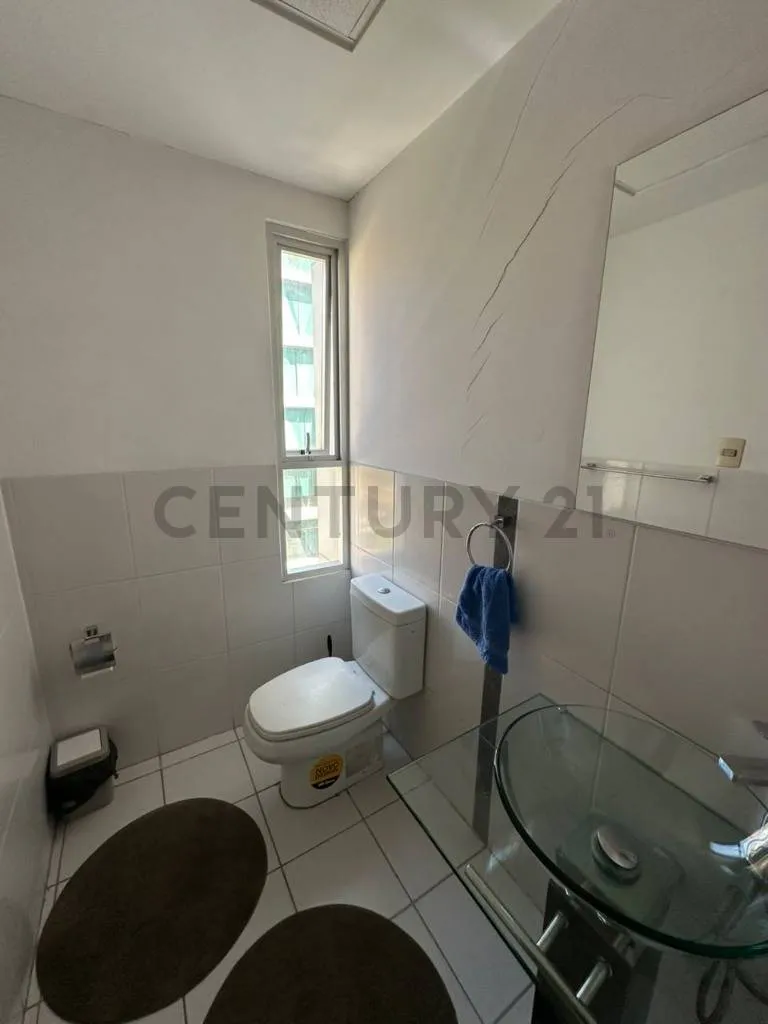Foto 10 de Oficina Amoblada en Venta en Calacoto – Edificio Vitruvio II