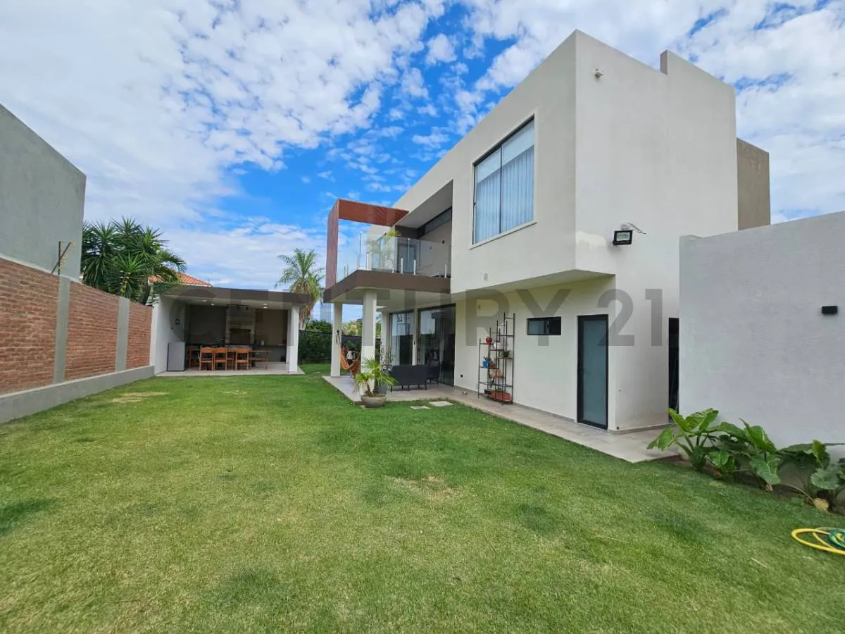 Foto 3 de Casa Nueva y de Lujo en Alquiler!!