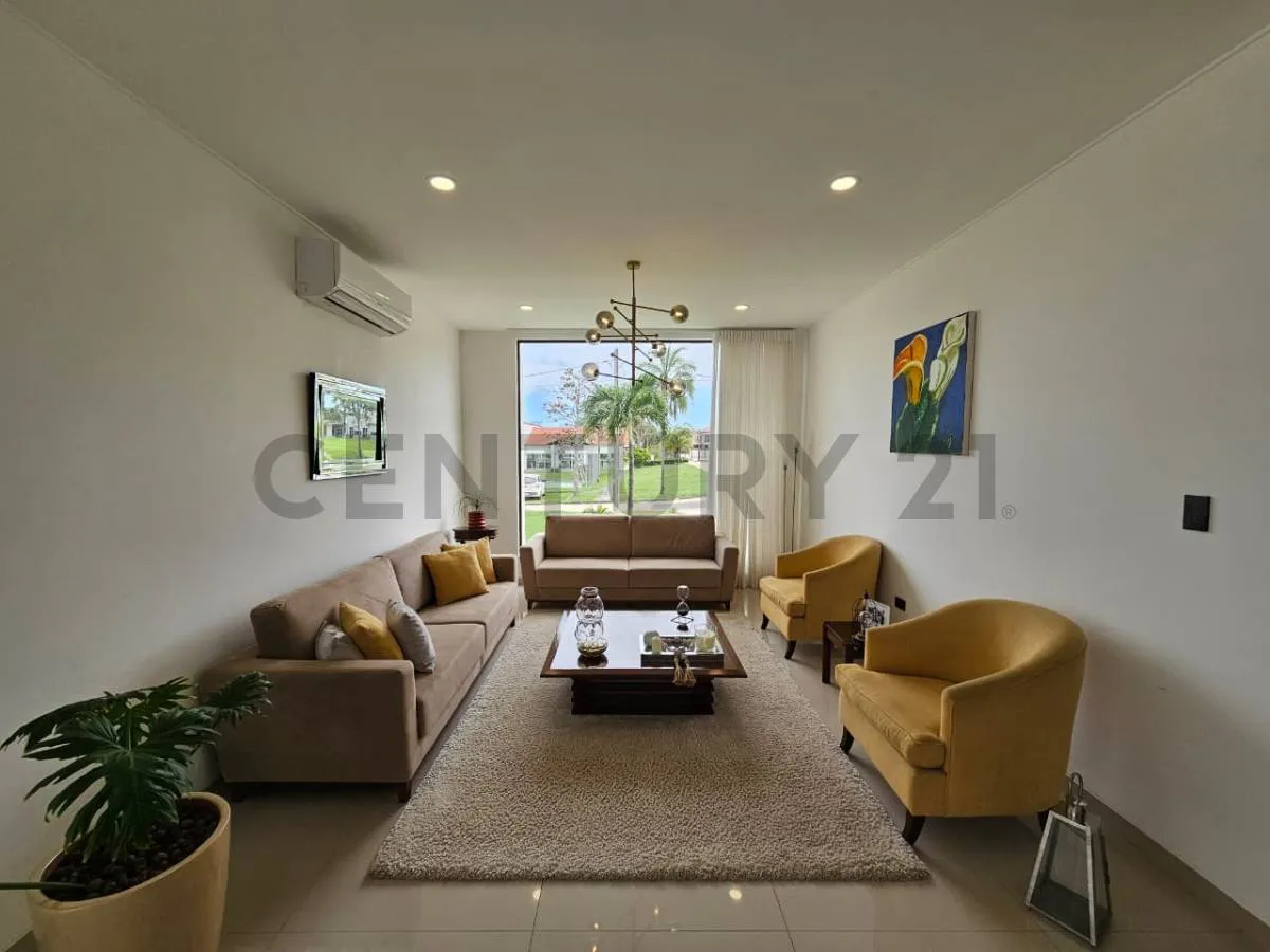 Foto 4 de Casa Nueva y de Lujo en Alquiler!!