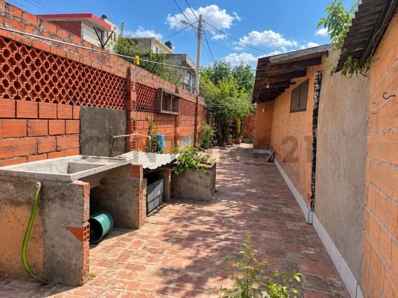 Foto 7 de Casa en Venta en Esquina Ideal para Inversion Precio por Debajo del Avaluo
