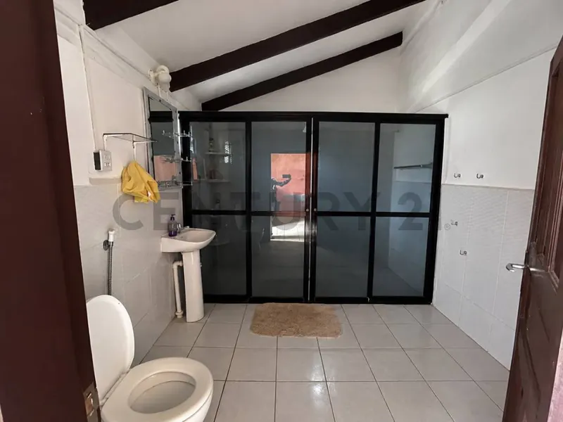 Foto 6 de Casa en Venta en Esquina Ideal para Inversion Precio por Debajo del Avaluo