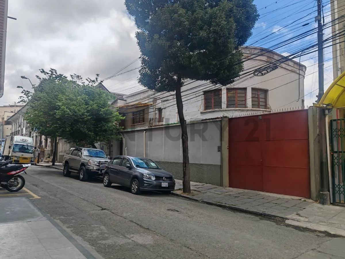 Foto 2 de Casa con Oficinas y Depósitos, Calle Juaristi Eguino, Av. Montes, Centro La Paz
