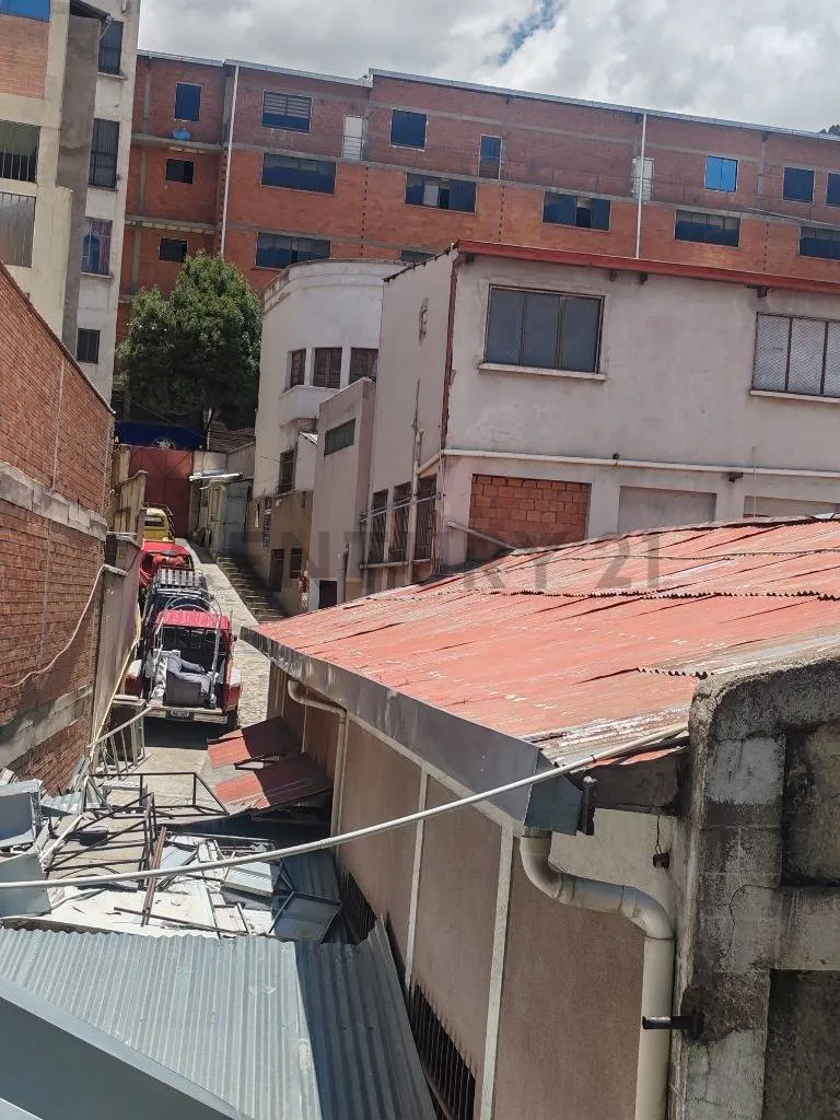 Foto 11 de Casa con Oficinas y Depósitos, Calle Juaristi Eguino, Av. Montes, Centro La Paz