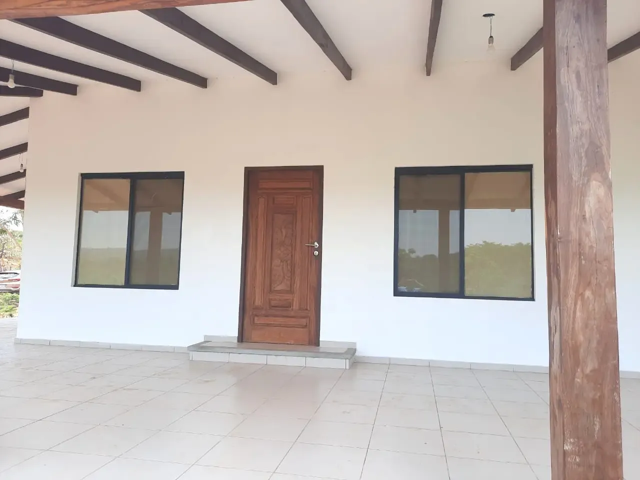 Foto 4 de Hermosa Casa a estrenar tipo colonial en Santiago de Chiquitos