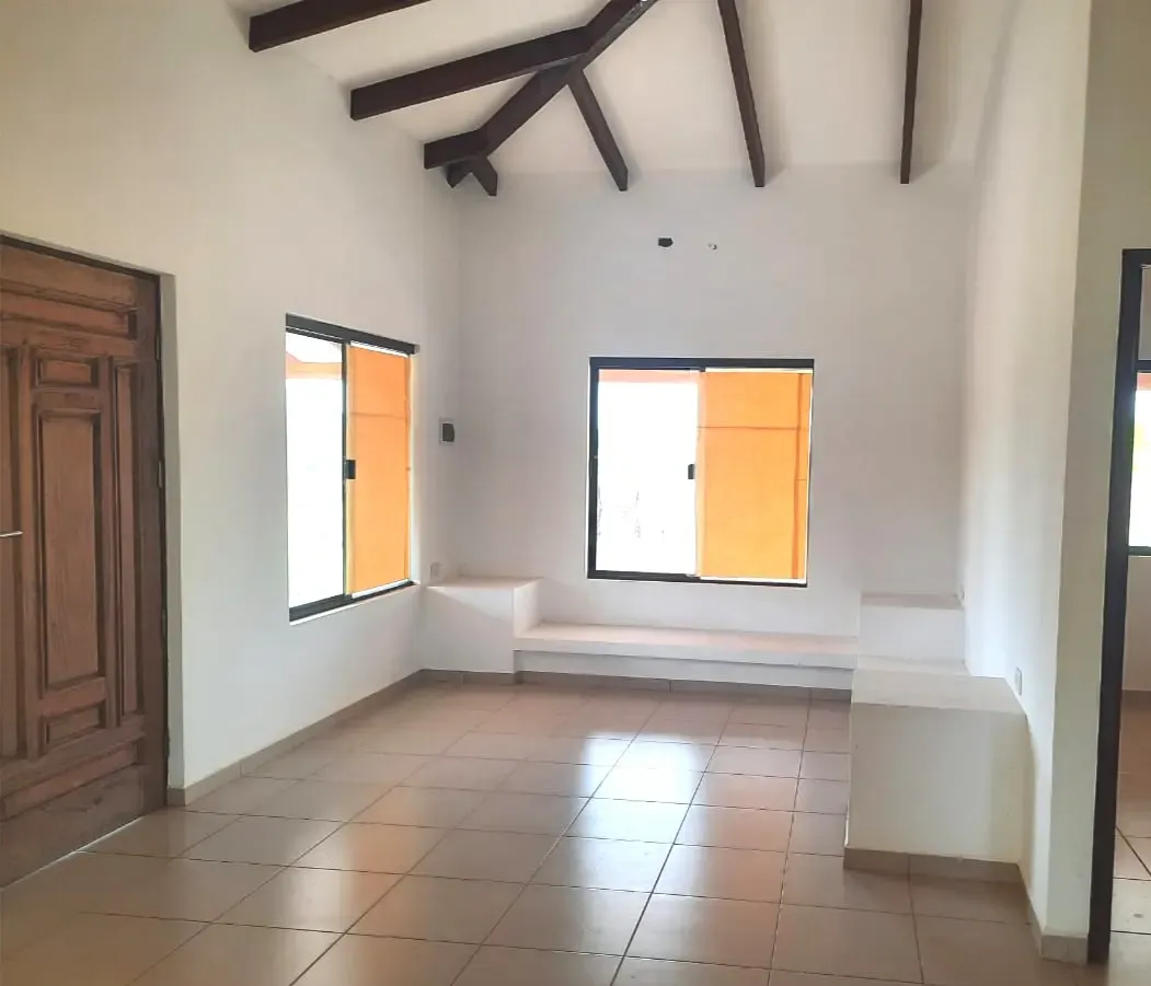 Foto 5 de Hermosa Casa a estrenar tipo colonial en Santiago de Chiquitos