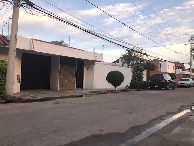Foto 5 de Canal Cotoca entre 2do y 3er Anillo Alquiler Casa para Empresa