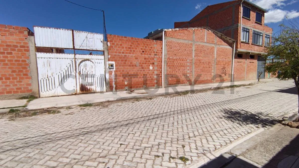 Foto 1 de Casa con Galpon en Venta