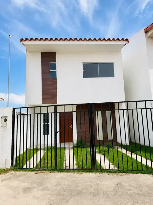 Foto 1 de Casa en Venta-Zona Norte- Urbanizacion Viru Viru Face II