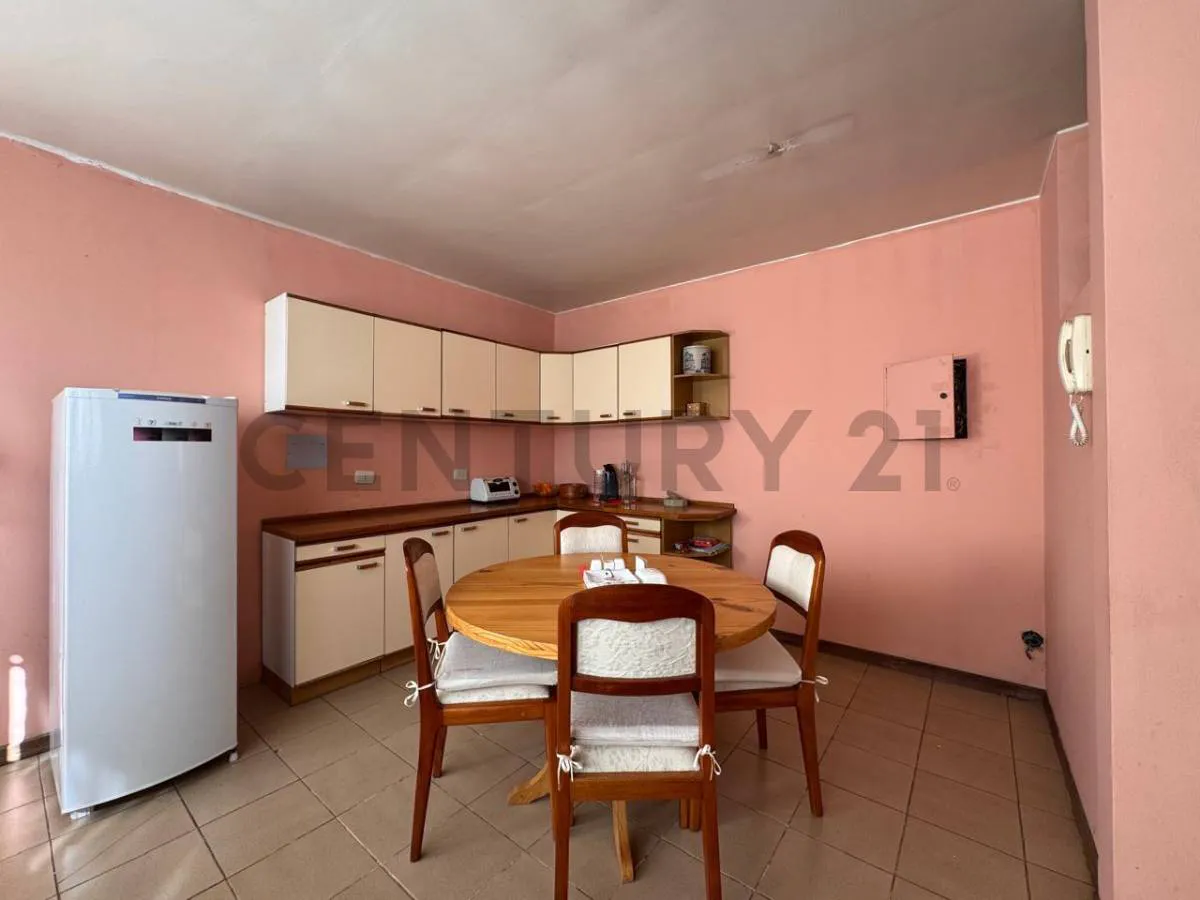 Foto 6 de Casa en Alquiler | Av. Costanera | Amplia Residencia de 350 M²