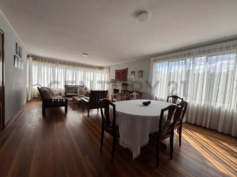 Foto 7 de Casa en Alquiler | Av. Costanera | Amplia Residencia de 350 M²